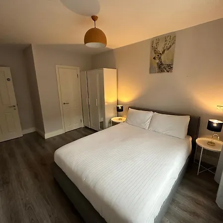Cosy And Central Abbey Street Apt