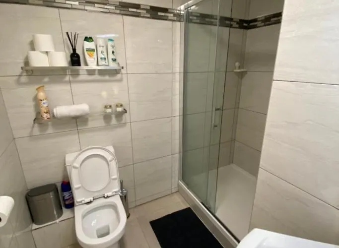 Cosy And Abbey Street דירה *