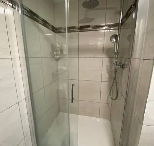 Cosy And Abbey Street דירה *