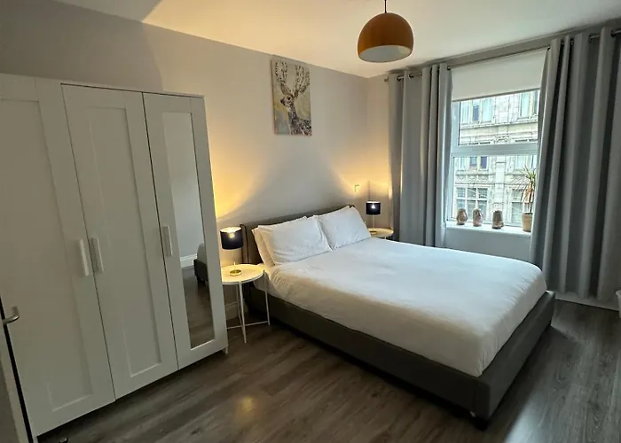 Cosy And Abbey Street דירה